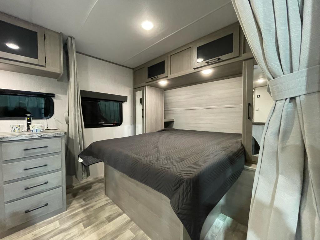 Dutchmen Kodiak 227BH 2022 VR Club Direct