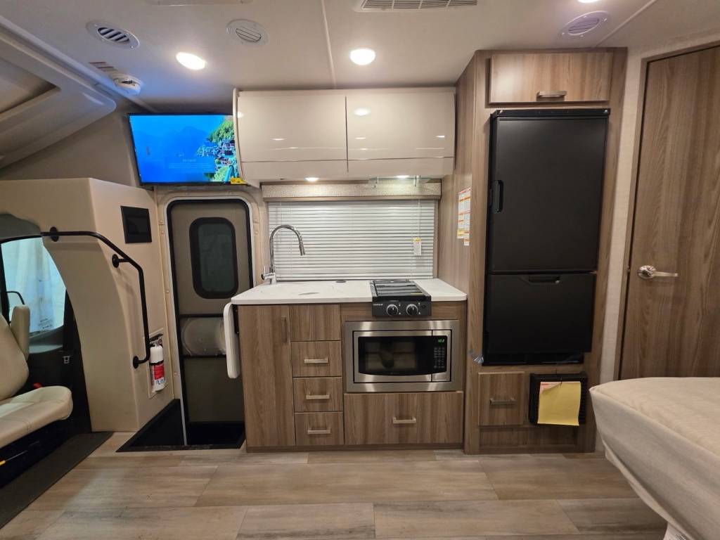 THOR COMPASS 23TW AWD 2026 - VR Club Direct