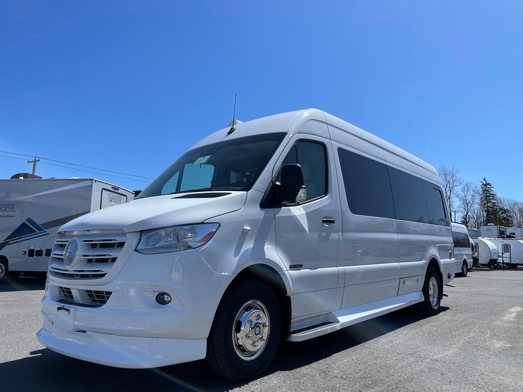 American Coach Patriot MD2 Legacy 2023 - RV Direct Club